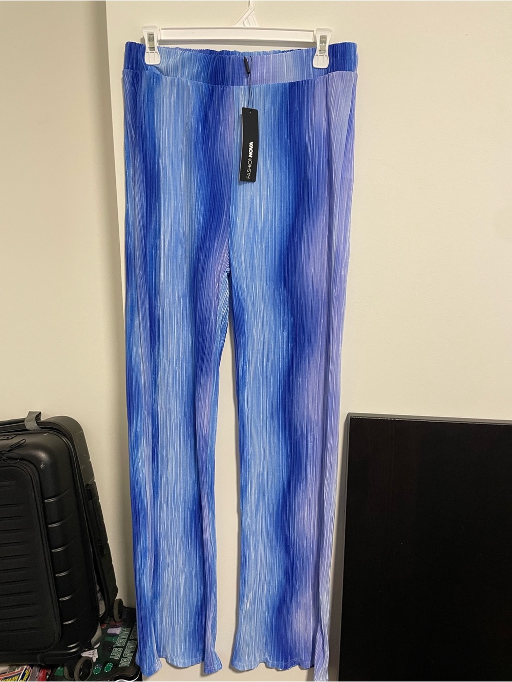 39 Fashion Nova Blue Ombre Pleated Wide-Leg Pants